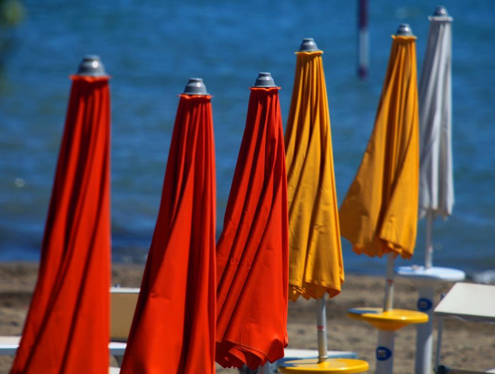 Hotel Desiree Lignano Sabbiadoro Bagian luar foto